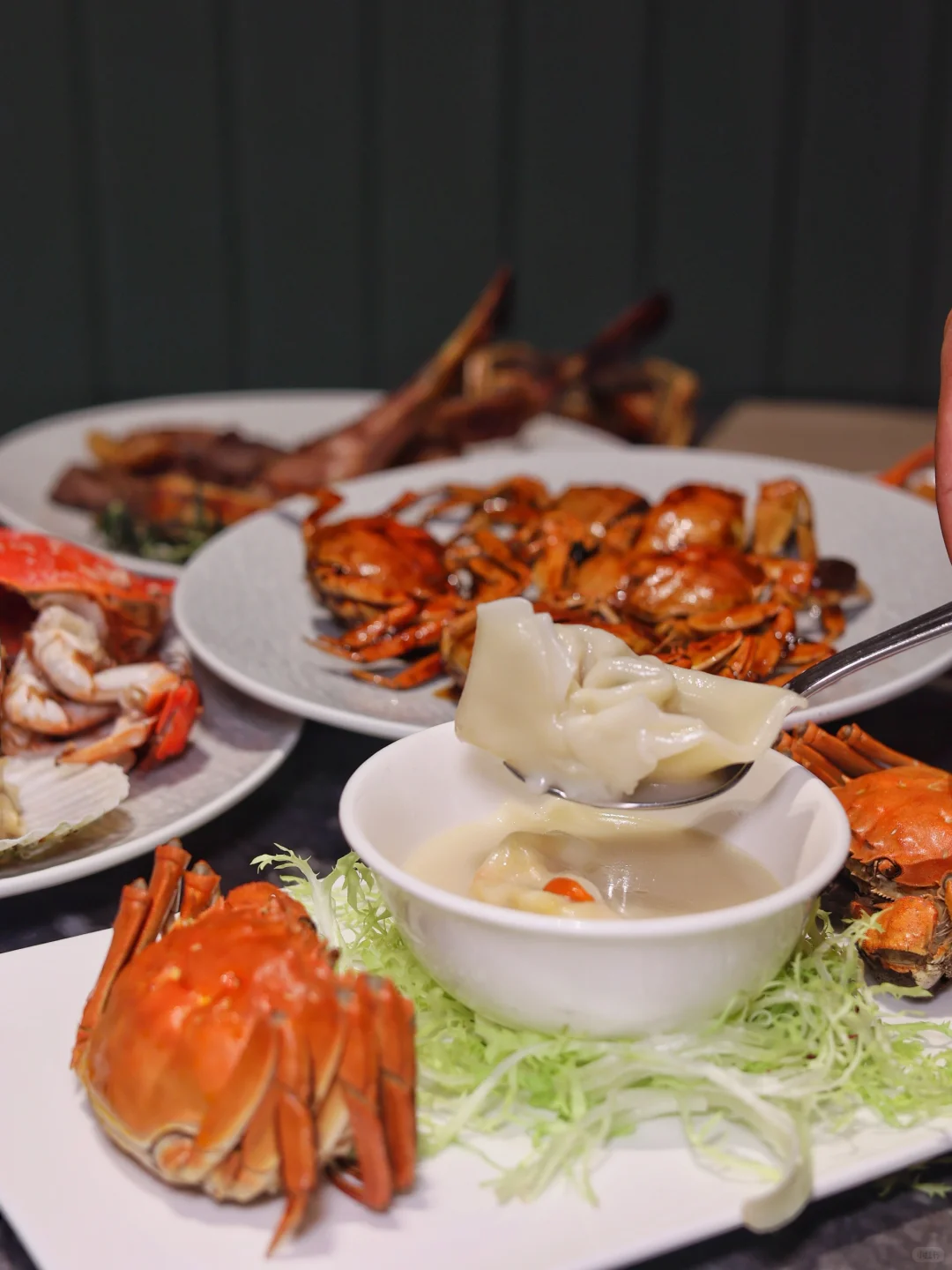 在滨江2727，独揽浦江秋色与蟹宴风华