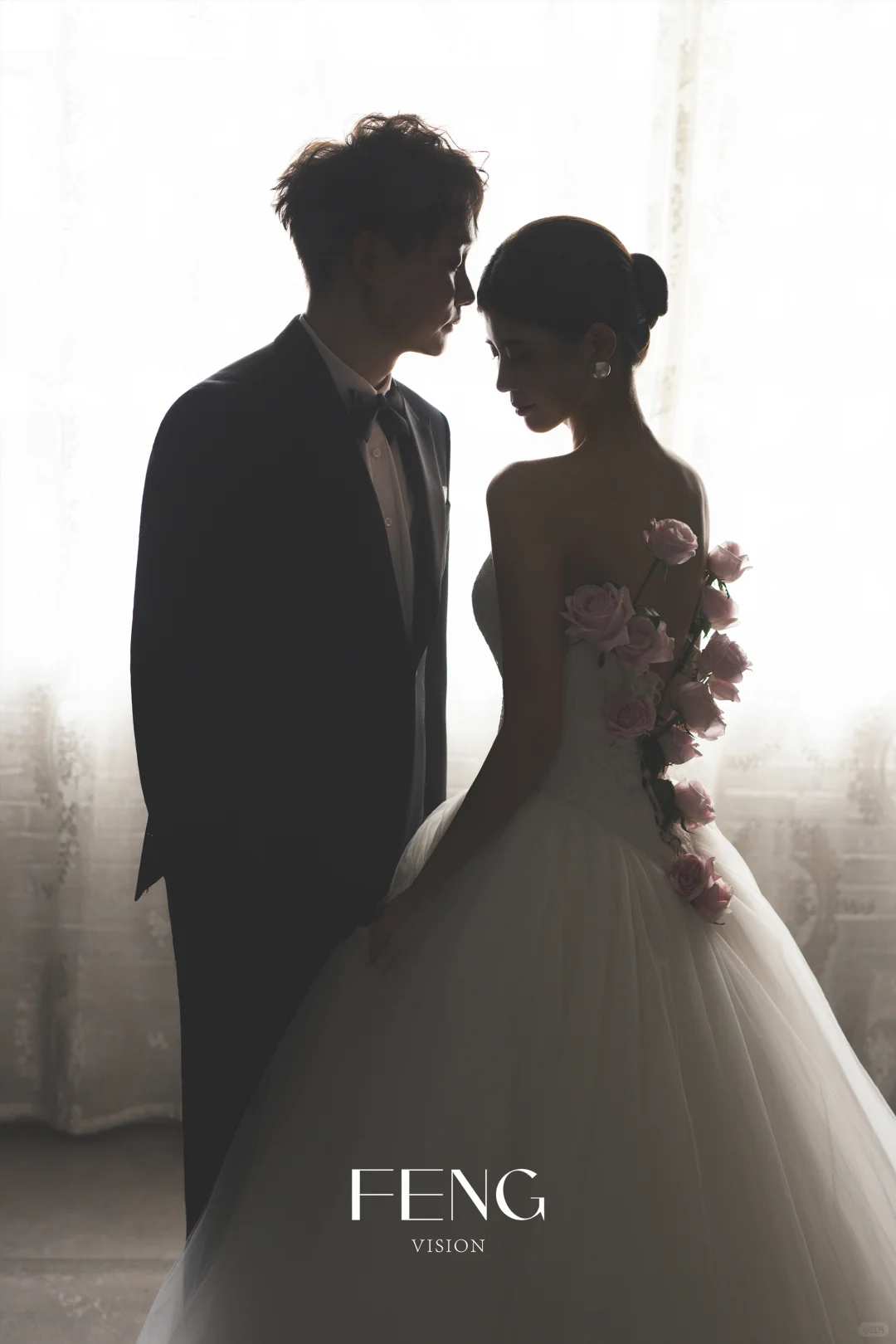 FENGVISION客片｜暗红光影💐美背与花