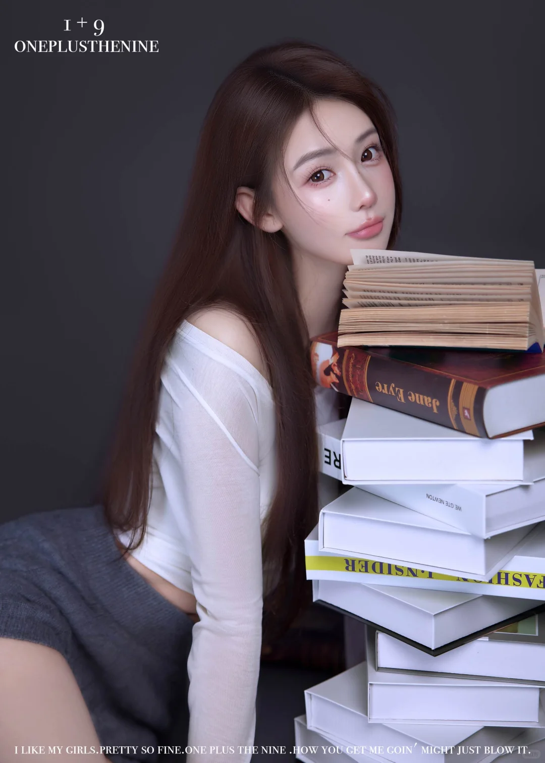 miu系格雷少女🩶敲好看的纯欲慵懒少女写真