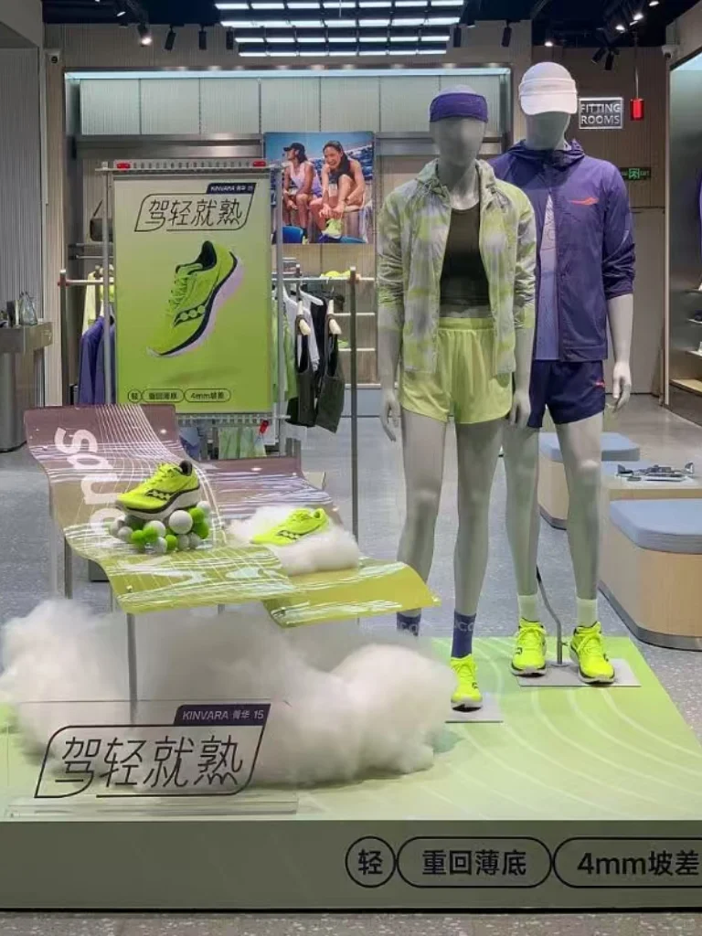 户外运动橱窗模特合集，氛围感直接拉满✨