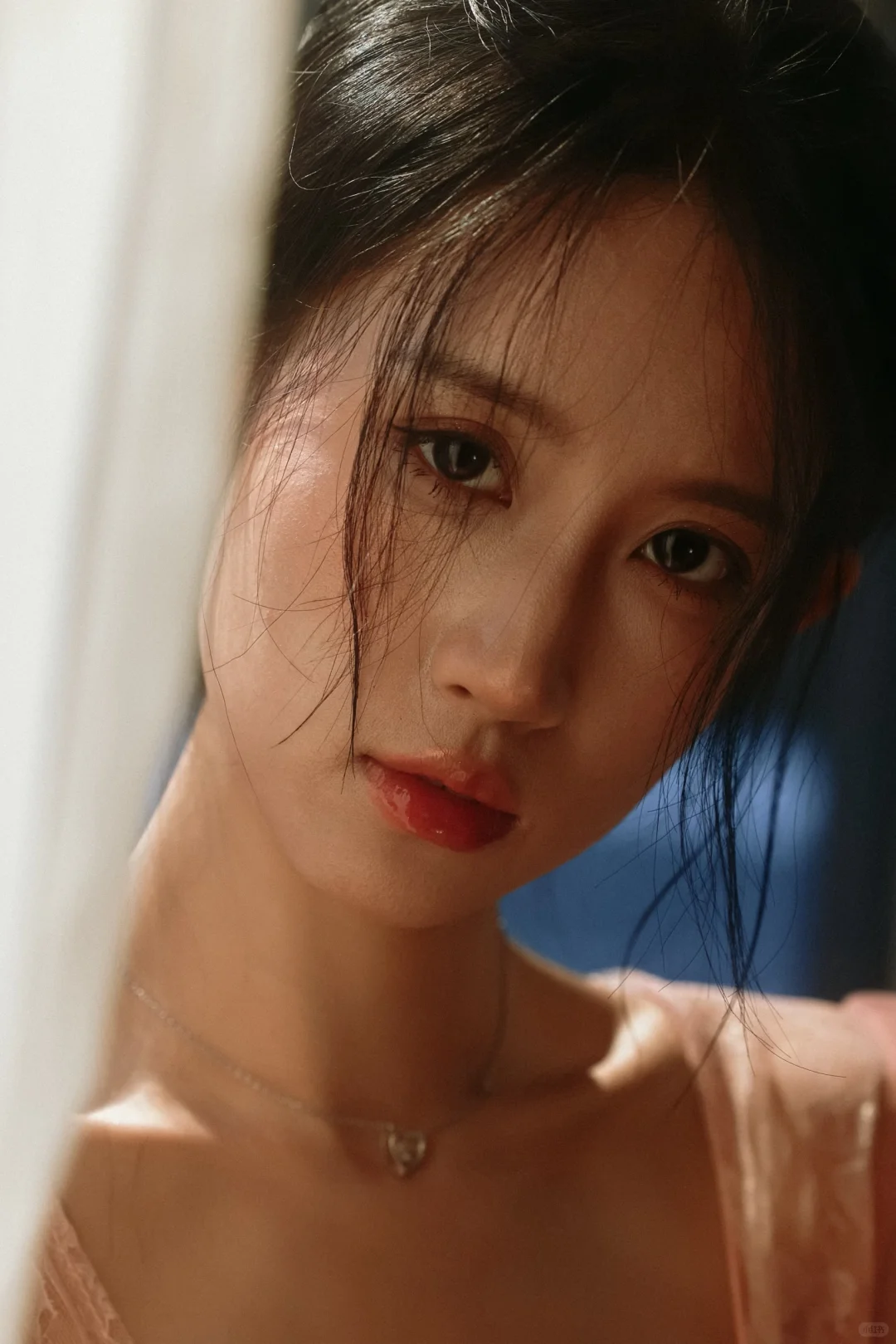 要我明媚还要我妩媚