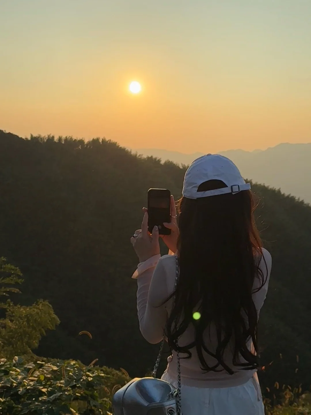 来山顶看一场橘子味的日落