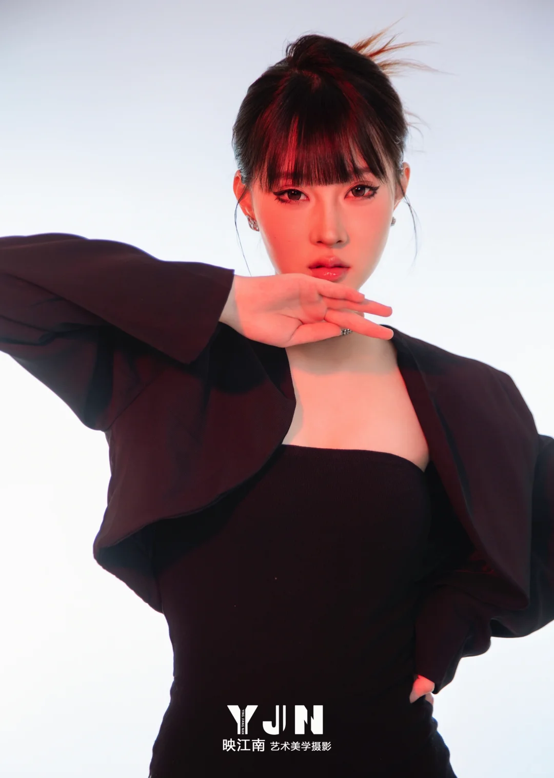 不是吧❓这么辣的御姐写真还撩不到你！？