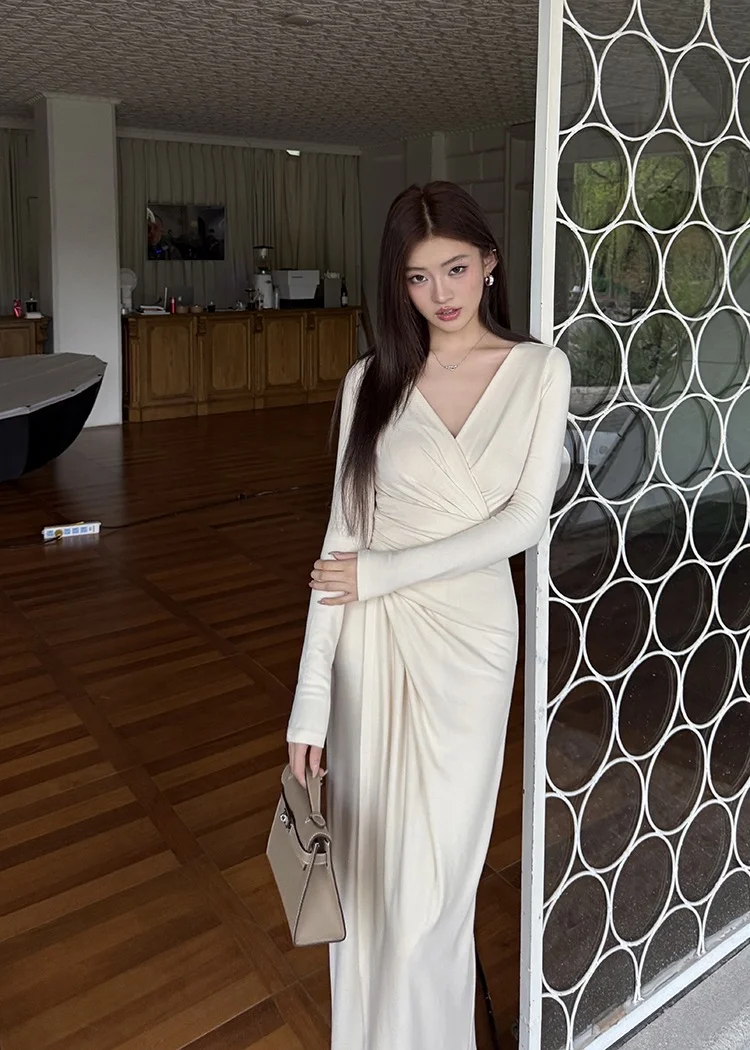 👗秋日甜美风穿搭指南！优雅与性感并存💃