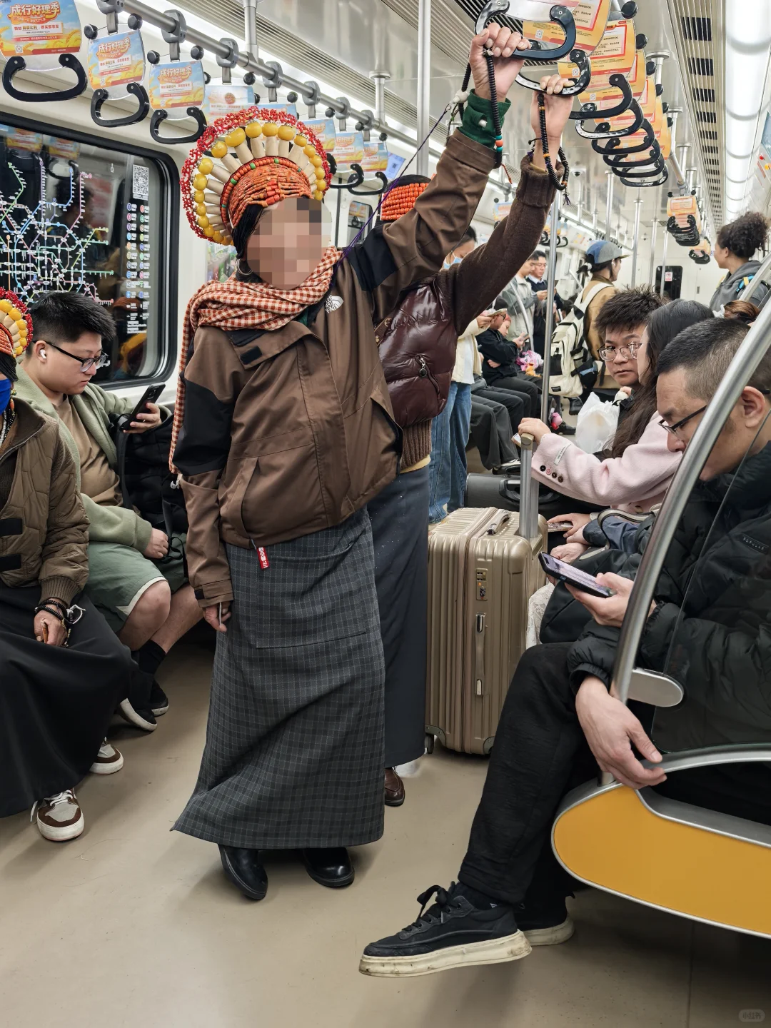 他们经营得有点杂，不专注，很难发财