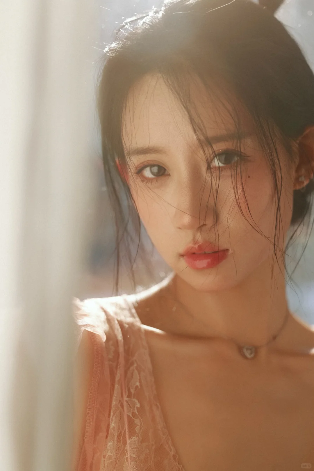 要我明媚还要我妩媚