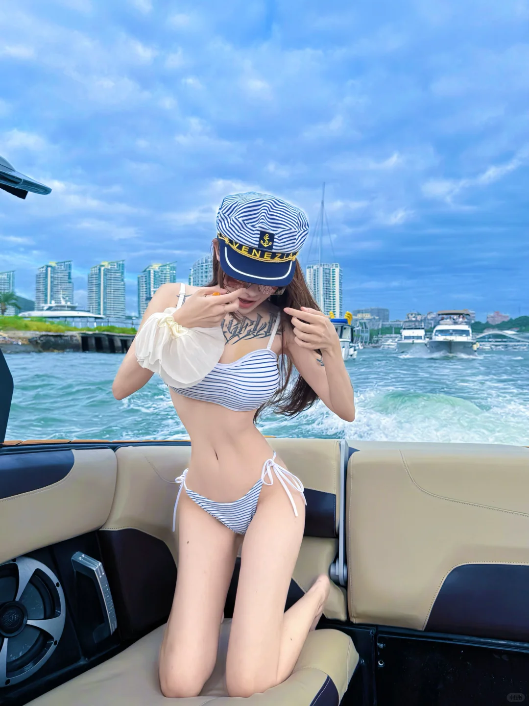 今天的快乐是泳装和海给的🌊