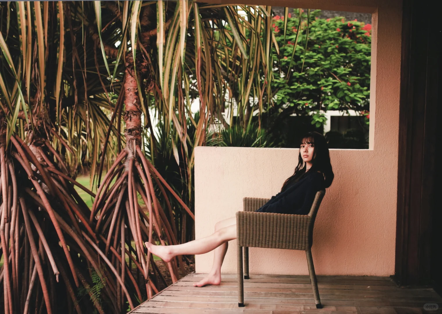 写真集《光的角度》by 铃木绚音：捕捉每一个