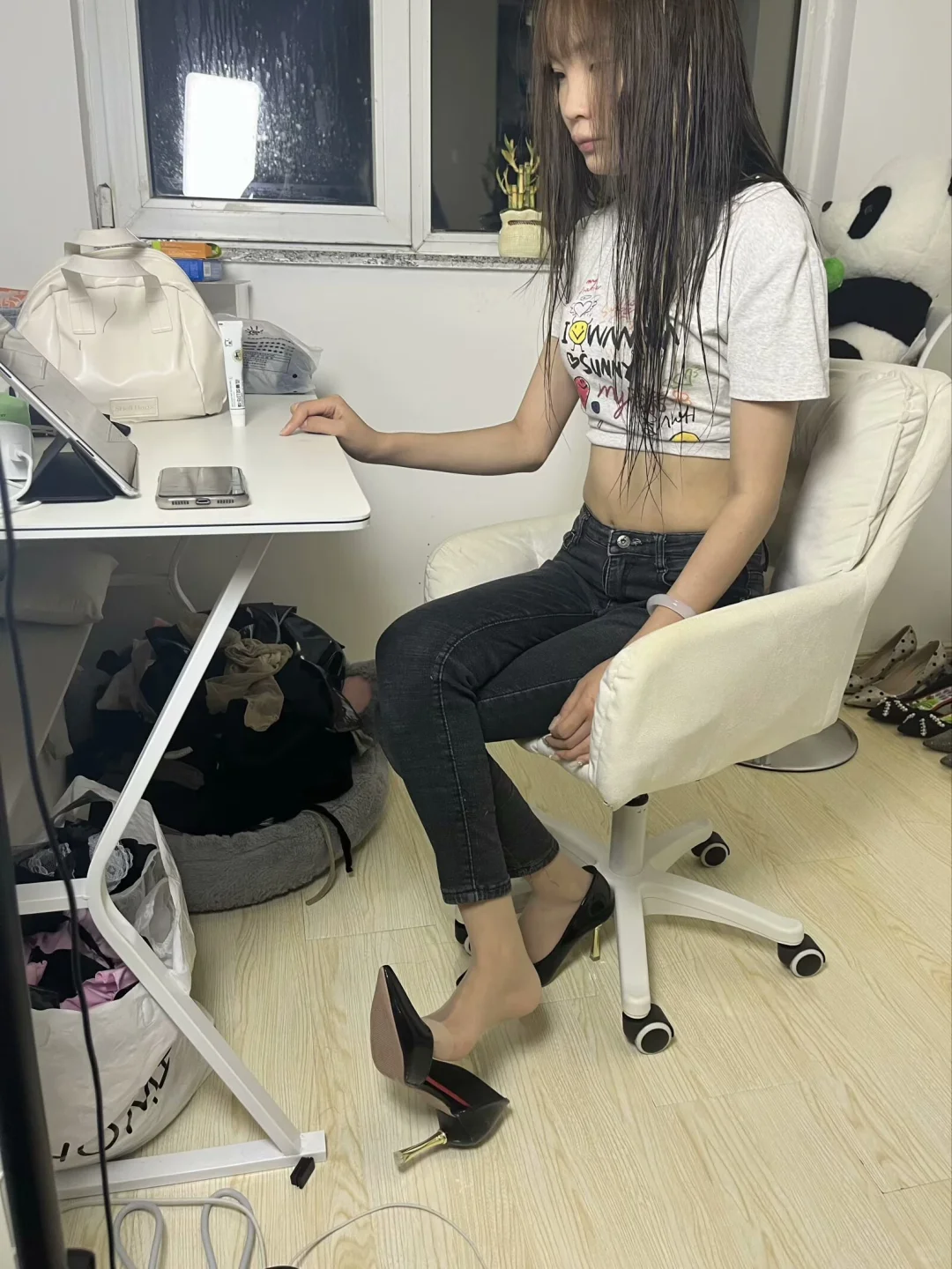 头发还是湿露露的 来不及吹干啦😅