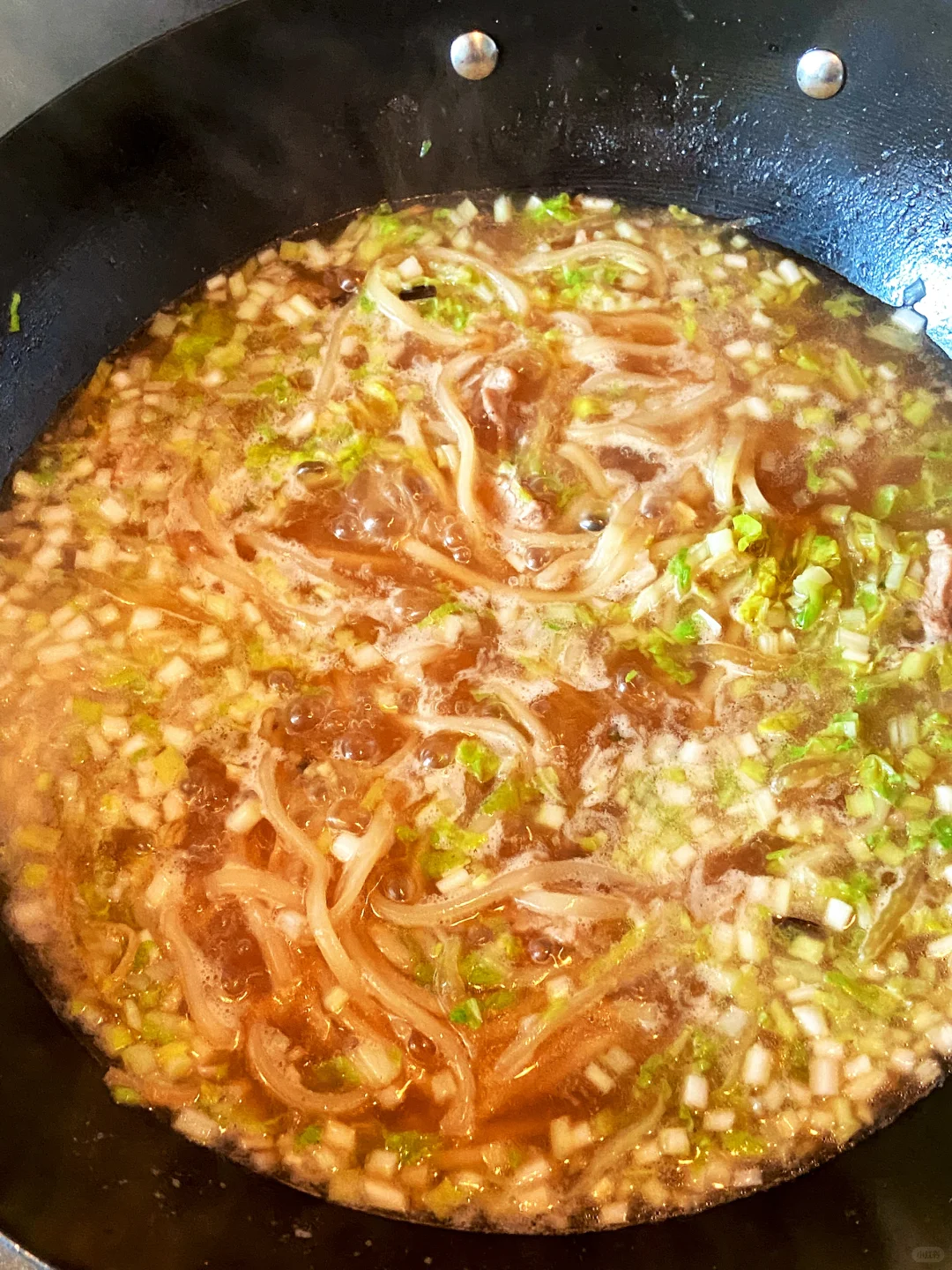 一碗下肚会让你从头暖到脚的白菜肉丝炝锅面