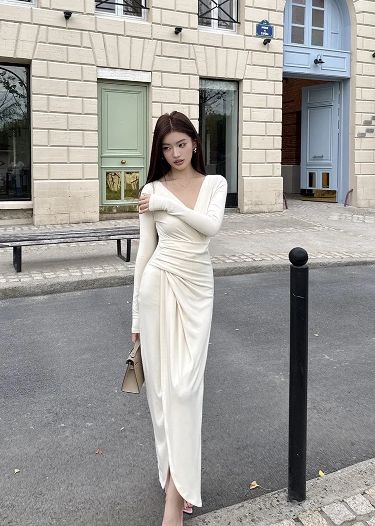 👗秋日甜美风穿搭指南！优雅与性感并存💃