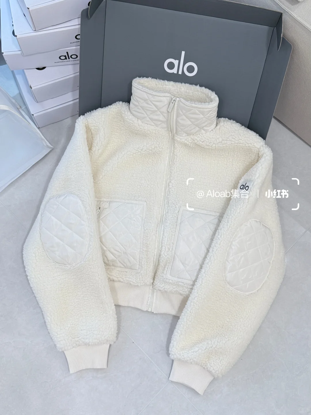 是谁还没拥有Jisoo同款外套！！