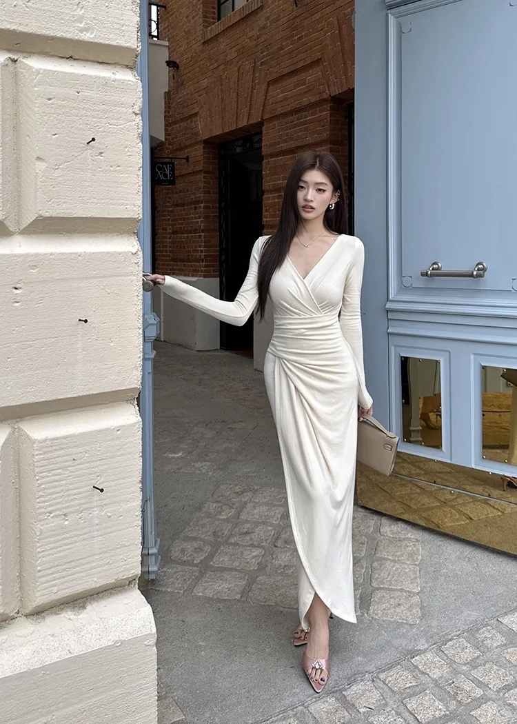 👗秋日甜美风穿搭指南！优雅与性感并存💃