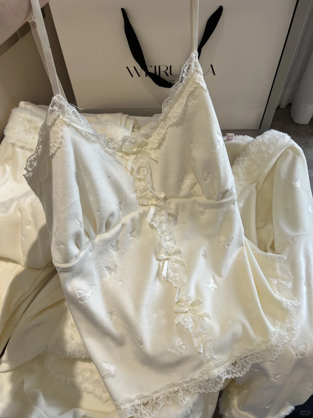 纯欲感好足的美女感睡衣✨