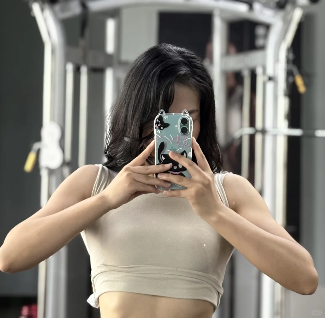 那些网上肌肉线条很明显的女孩子到底在哪里