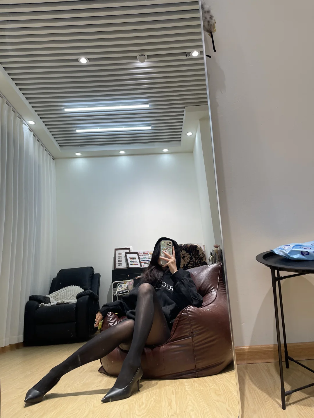 173/55、黑色丝袜、高跟鞋、好爱自己的身材