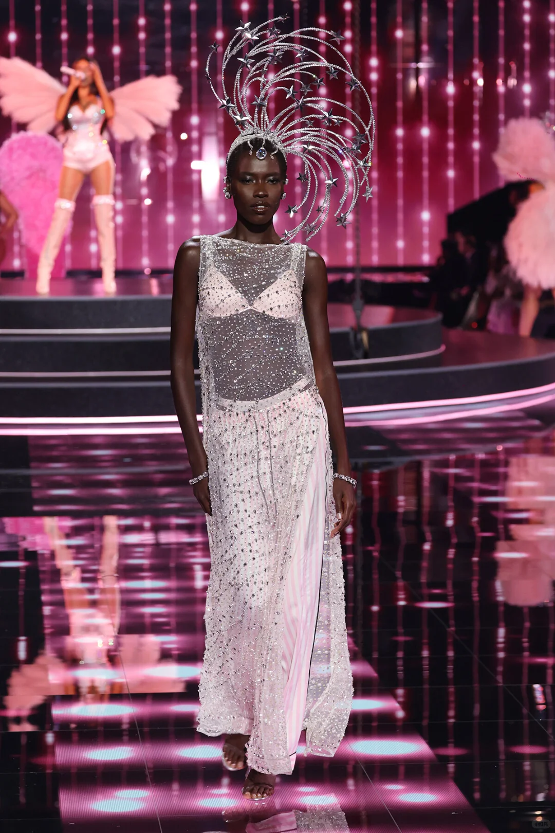 💗2025维秘秀第二场全9套秀服