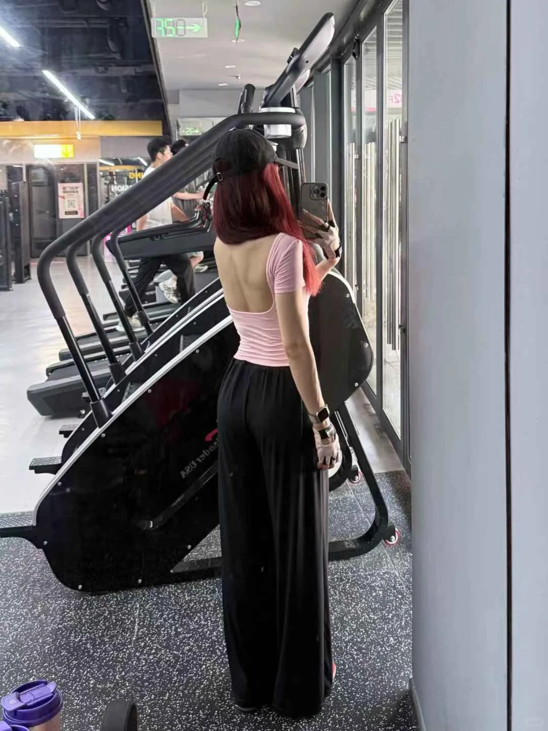 终于找到这种心仪的黑色裤子了～