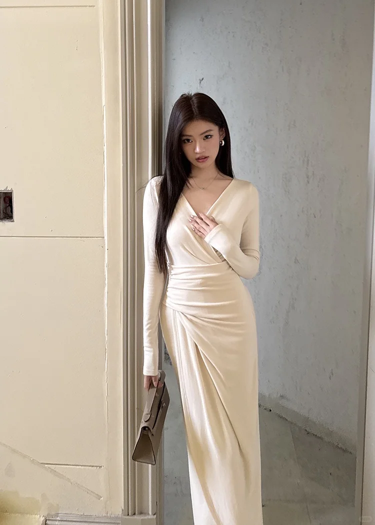 👗秋日甜美风穿搭指南！优雅与性感并存💃