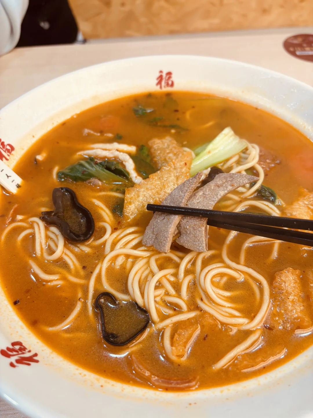 鸿福面馆的「全家福」真·一碗入魂！