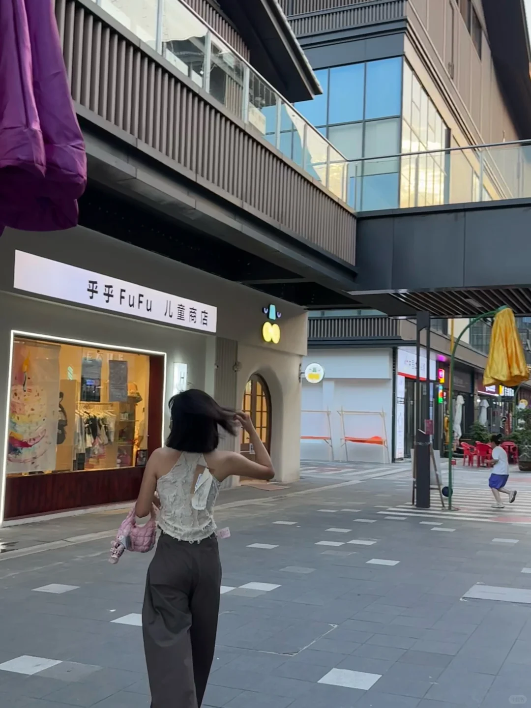 这个老板娘也太好看了吧！