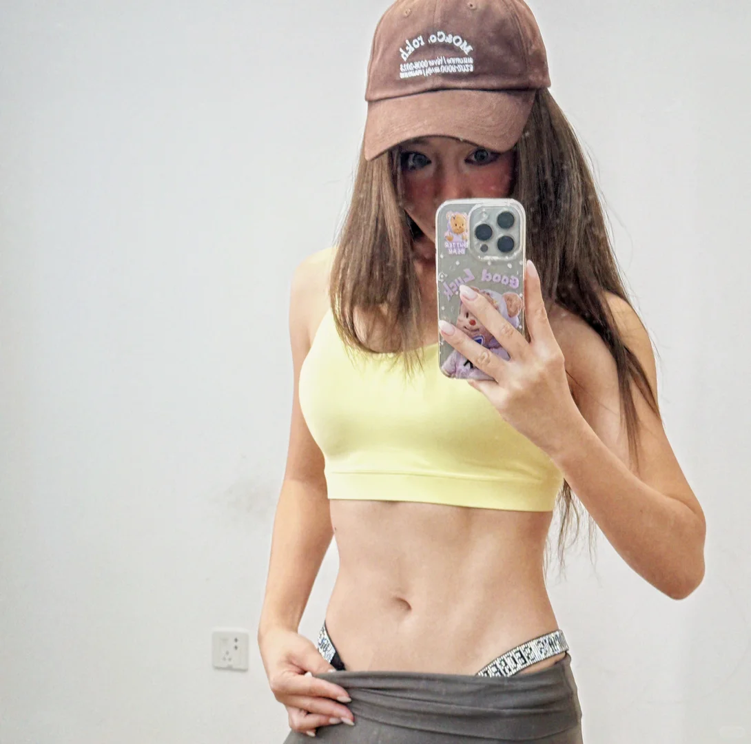 健身女孩 肌肉线条感