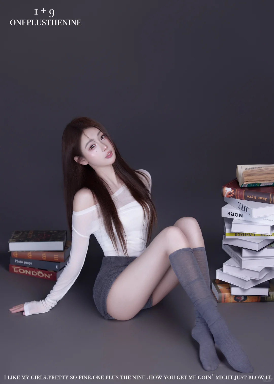 miu系格雷少女🩶敲好看的纯欲慵懒少女写真