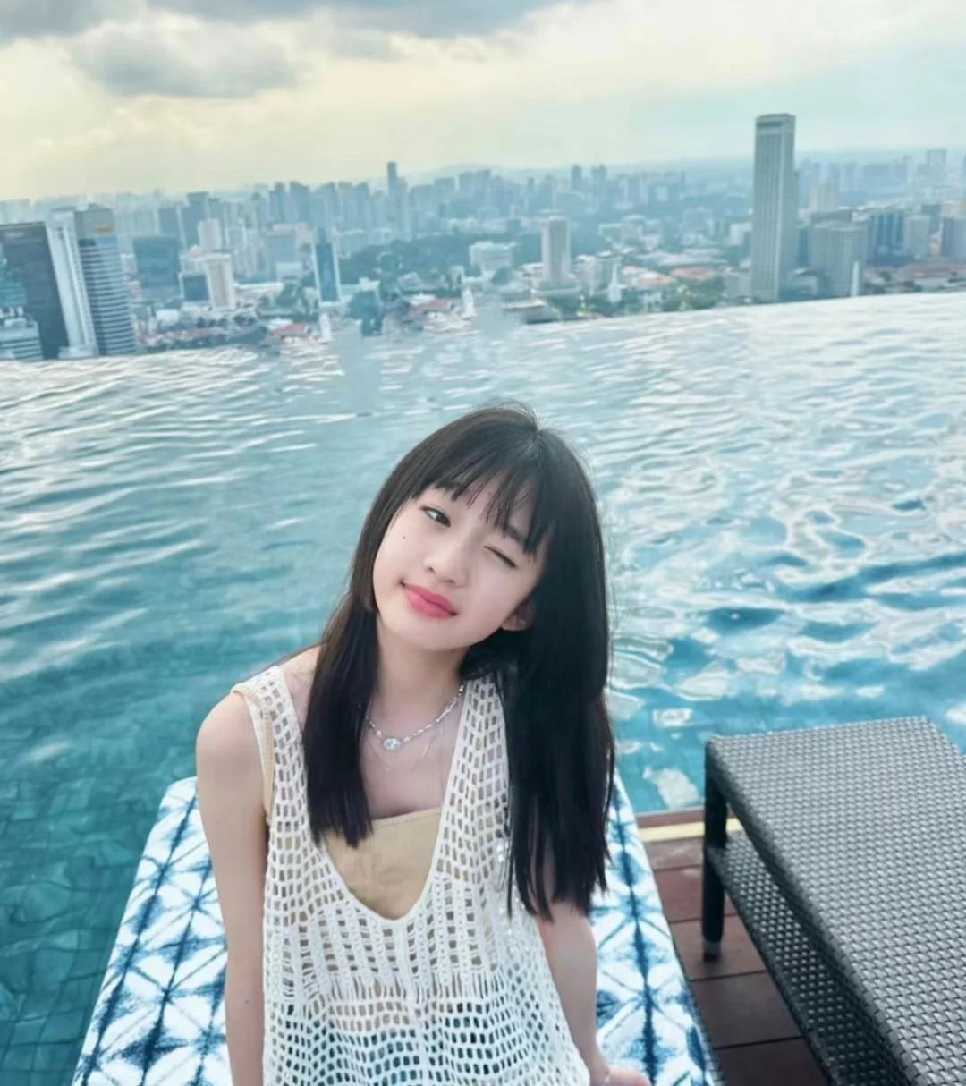 陈芷琰美照~橙汁必备