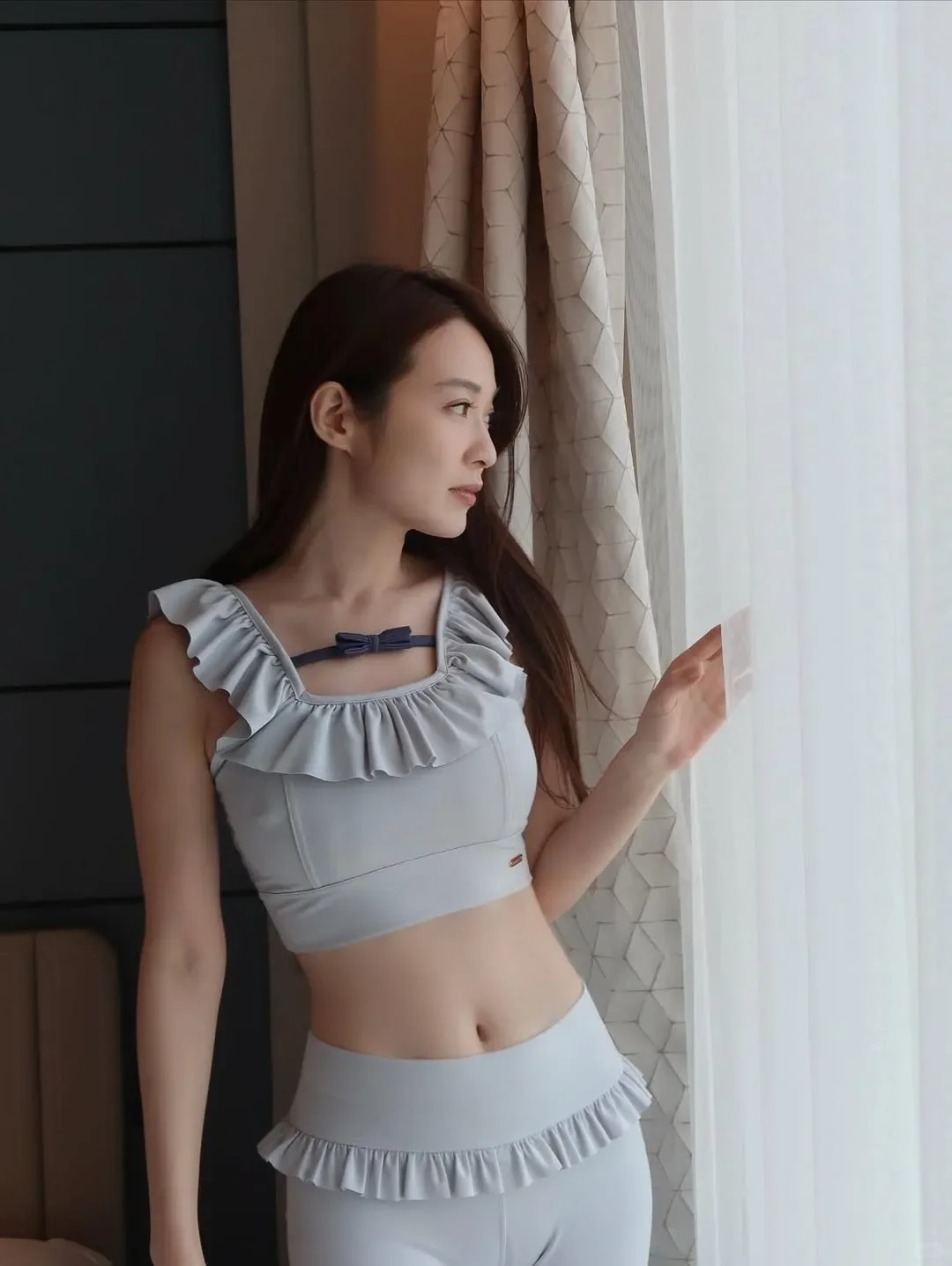 蔡洁获瑜伽导师牌 公开授课兼获设计瑜伽服