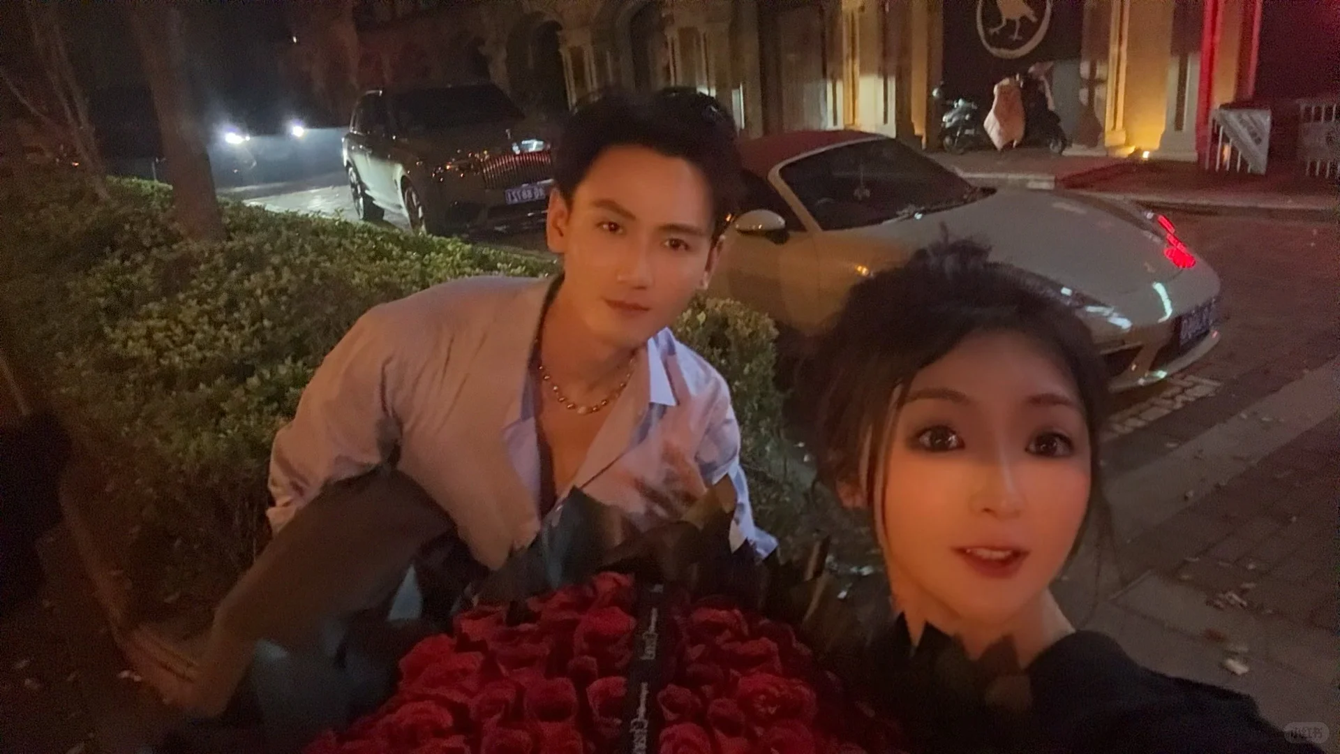 十级美颜下的两妖艳货