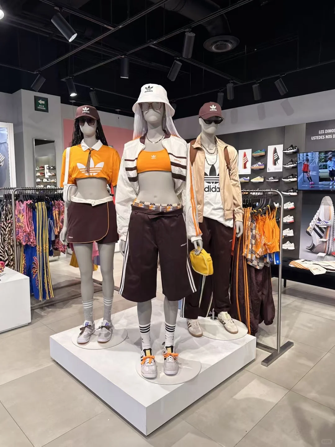 户外运动橱窗模特合集，氛围感直接拉满✨