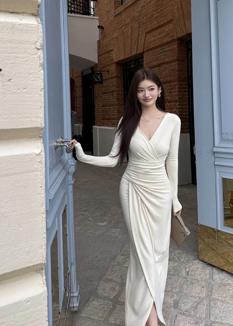 👗秋日甜美风穿搭指南！优雅与性感并存💃