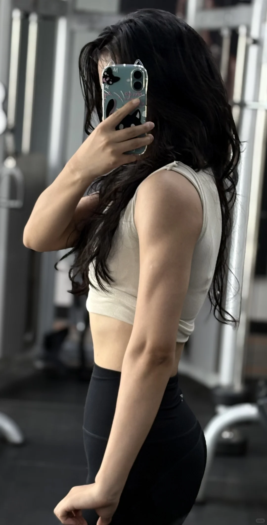 那些网上肌肉线条很明显的女孩子到底在哪里