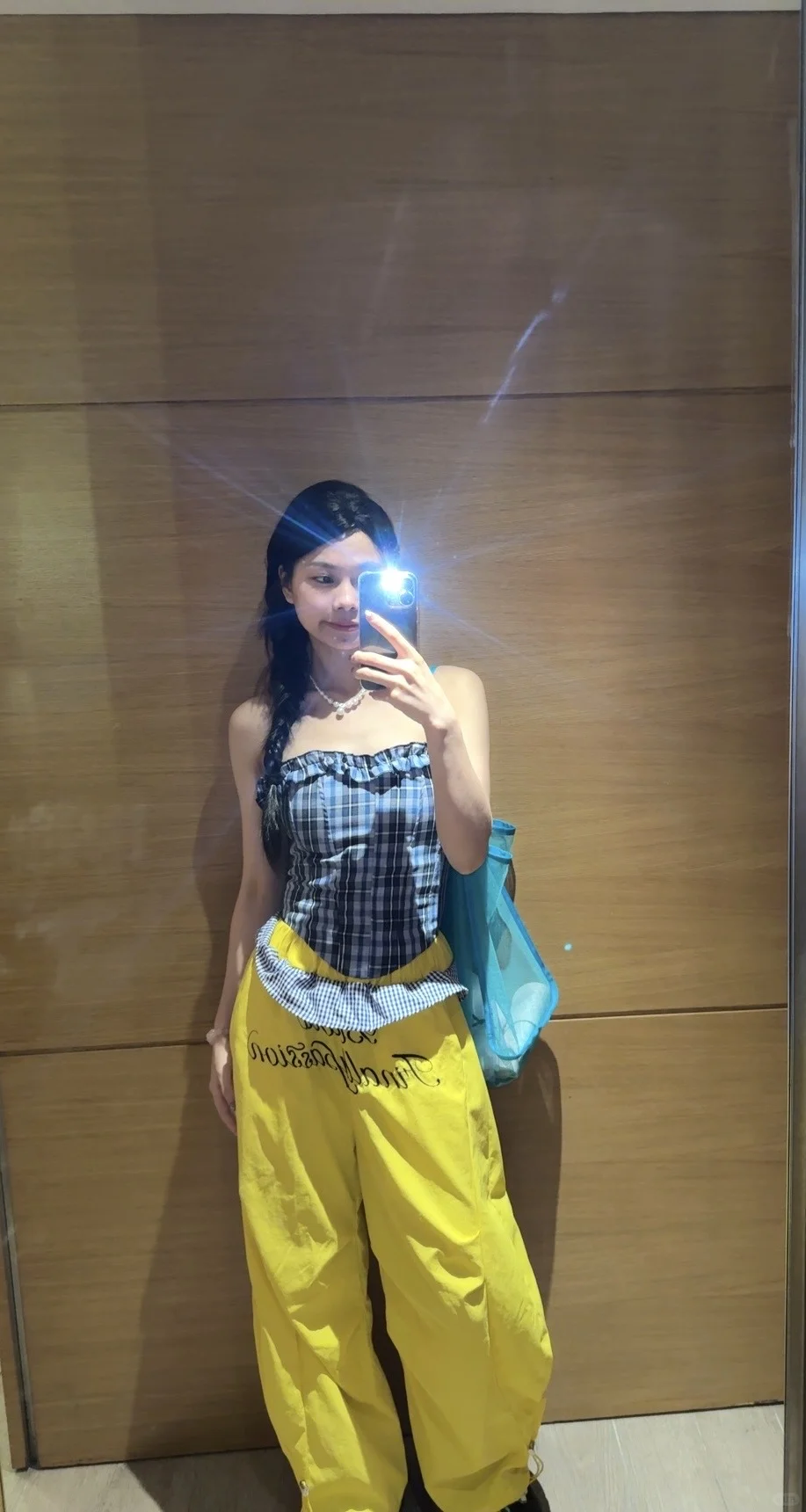 只带了一条裙子去海边的我