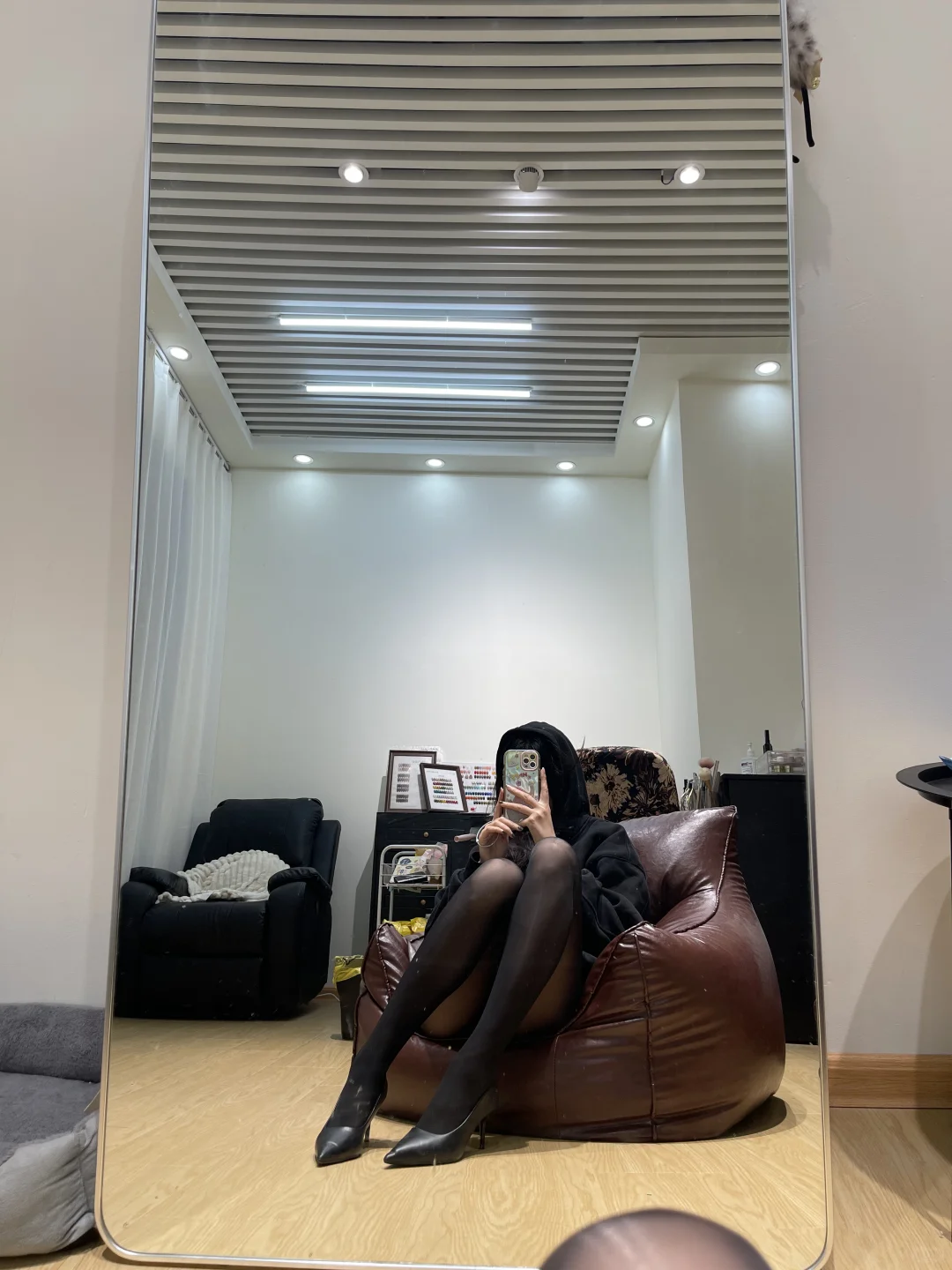 173/55、黑色丝袜、高跟鞋、好爱自己的身材