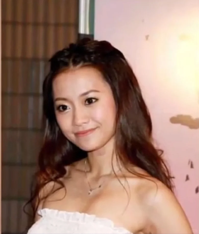 8年的豪门婚姻嫩模变“骷髅”