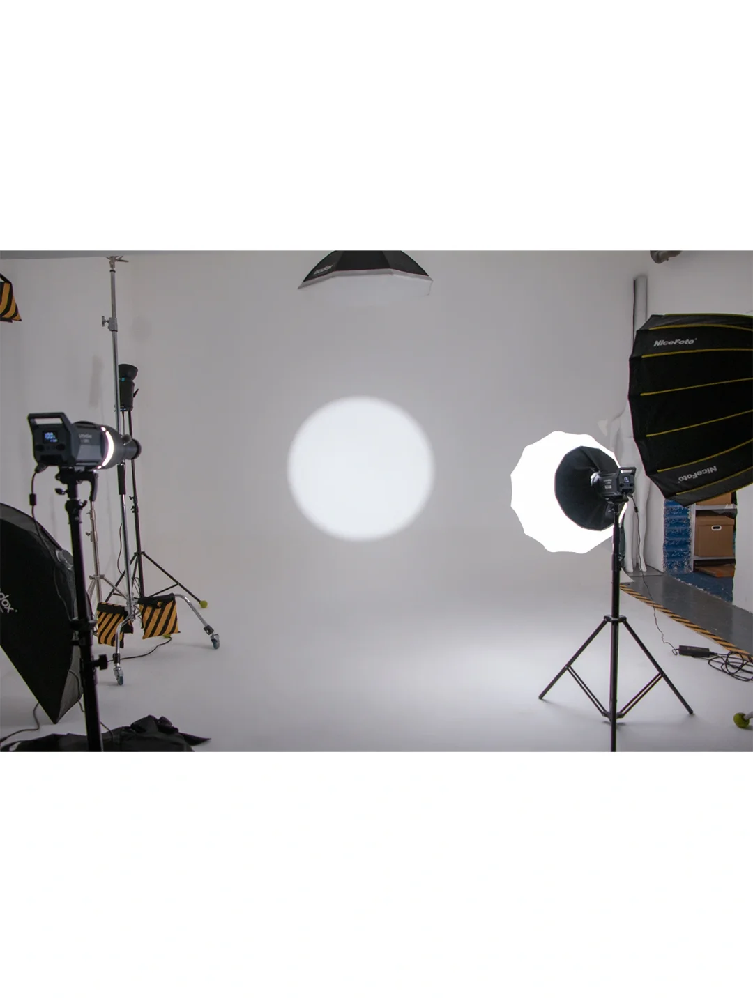 🎥左滑查看拍摄花絮，现场直播精彩幕后