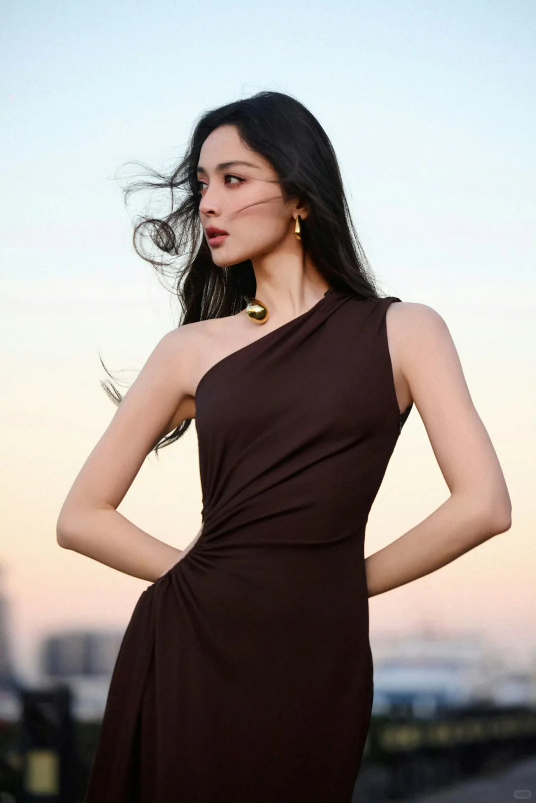 娜扎 复古港风美到腿软