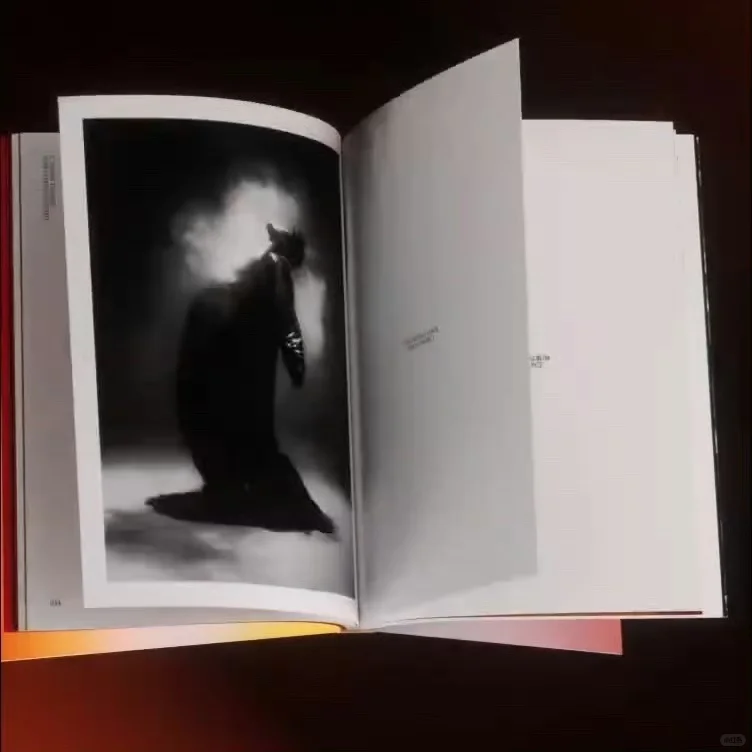 这本写真集！有136页！！