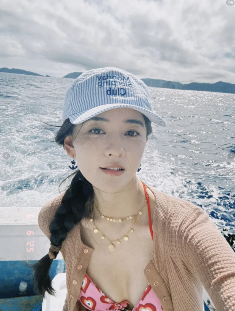 梁洁海边🏝️度假配饰真的太hot了🔥🥵！