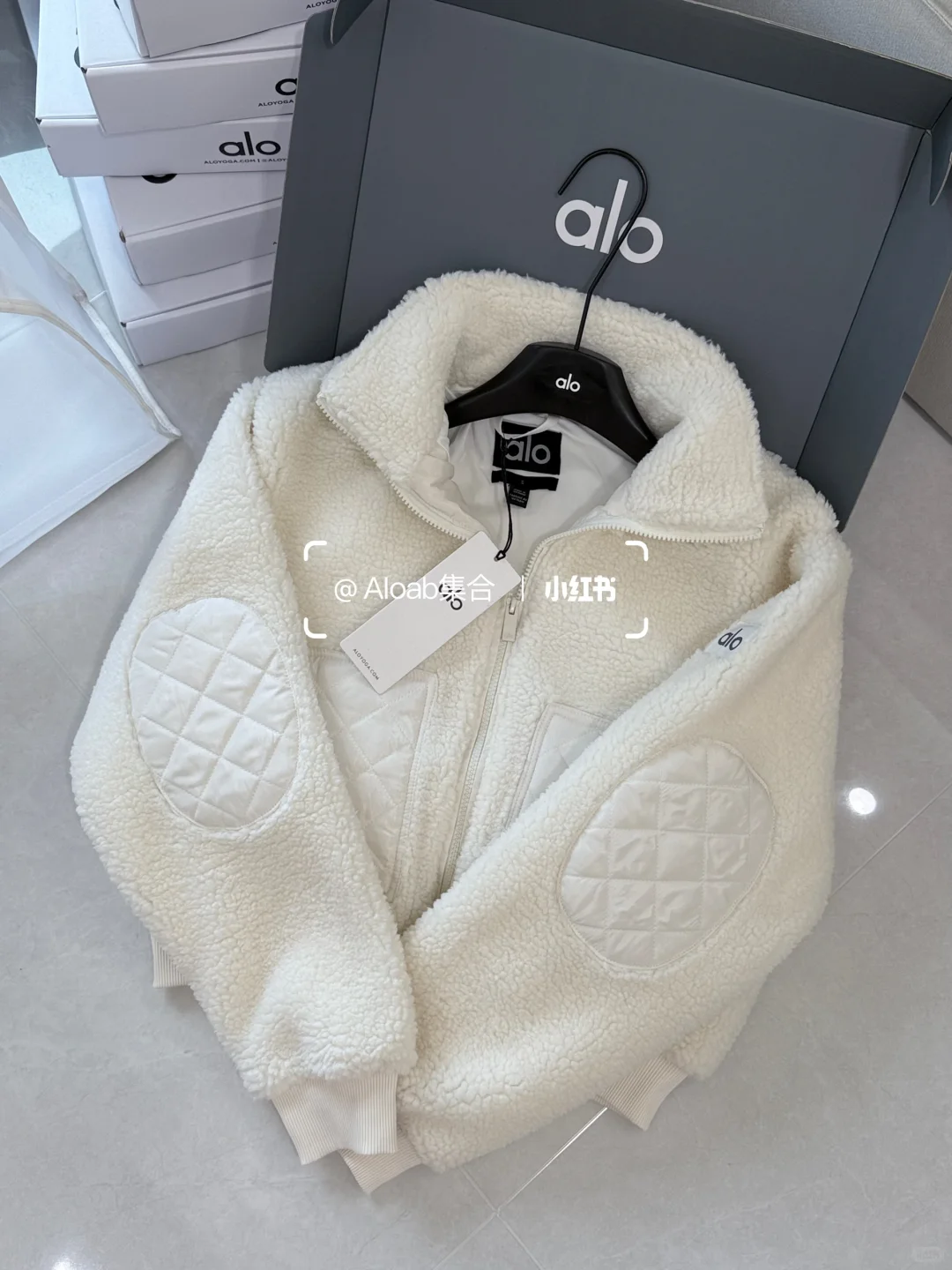 是谁还没拥有Jisoo同款外套！！