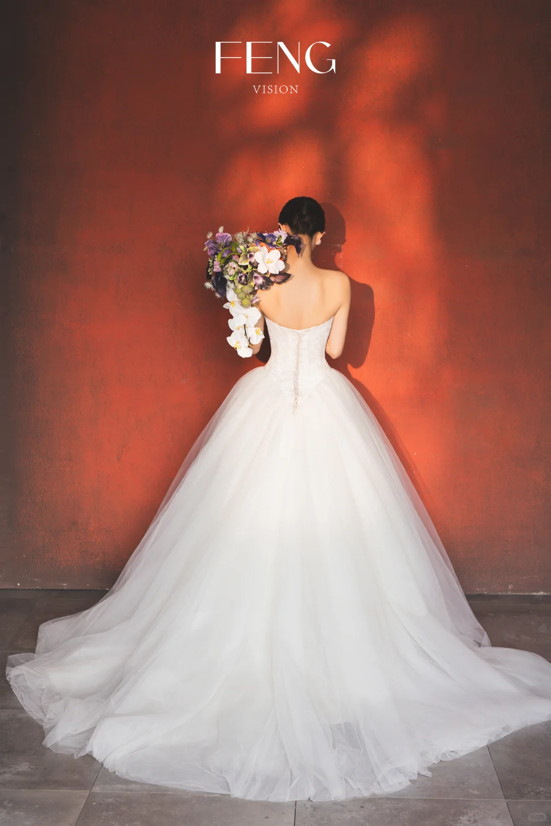 FENGVISION客片｜暗红光影💐美背与花