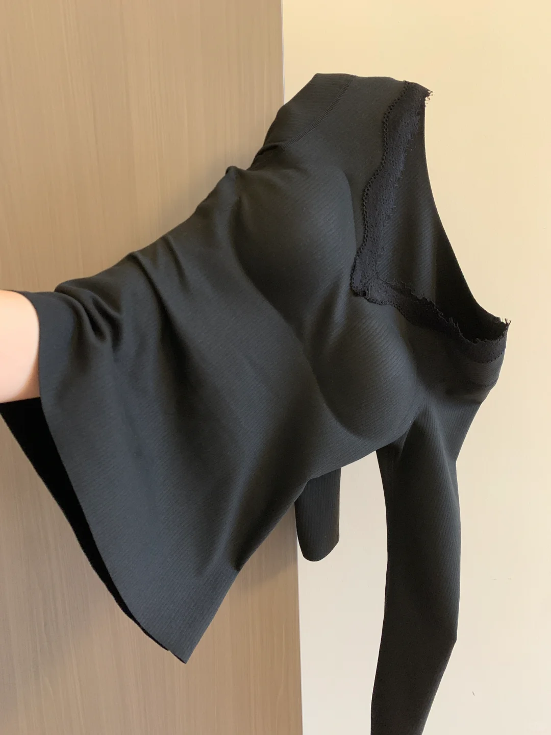 绝美纯欲的入冬战衣绝了！显胸圆腰细好sexy！