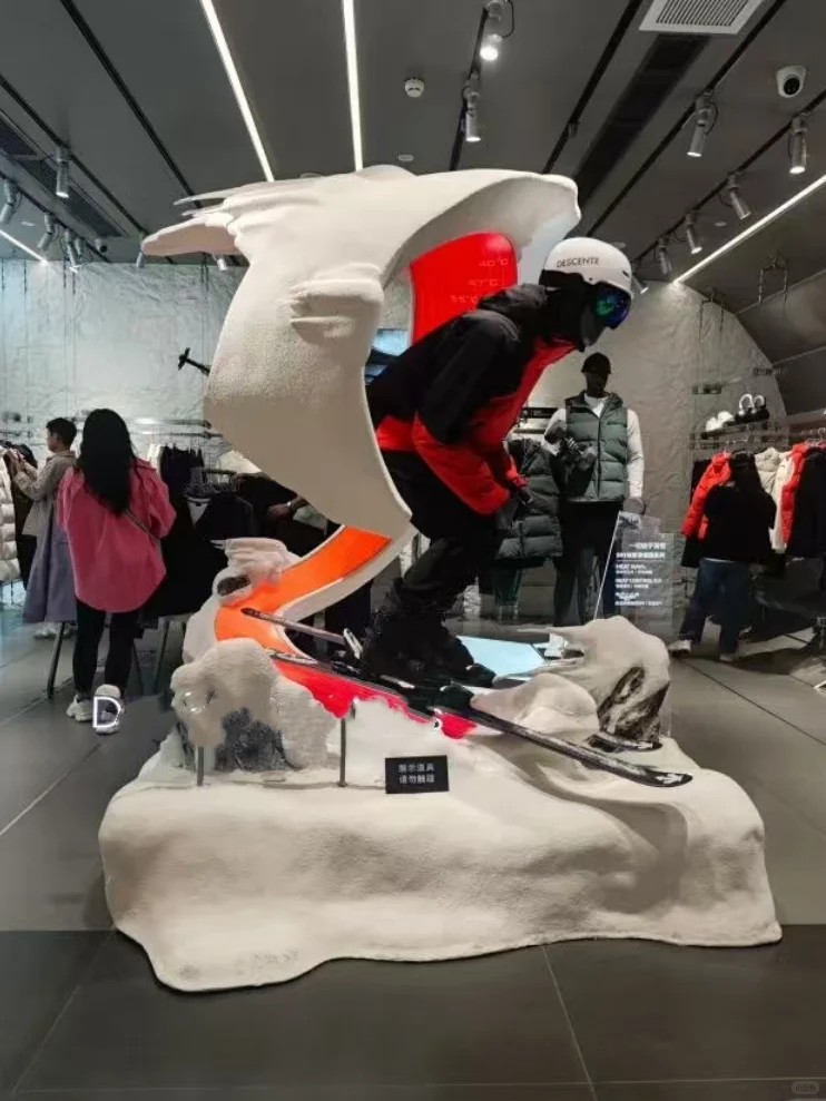 户外运动橱窗模特合集，氛围感直接拉满✨