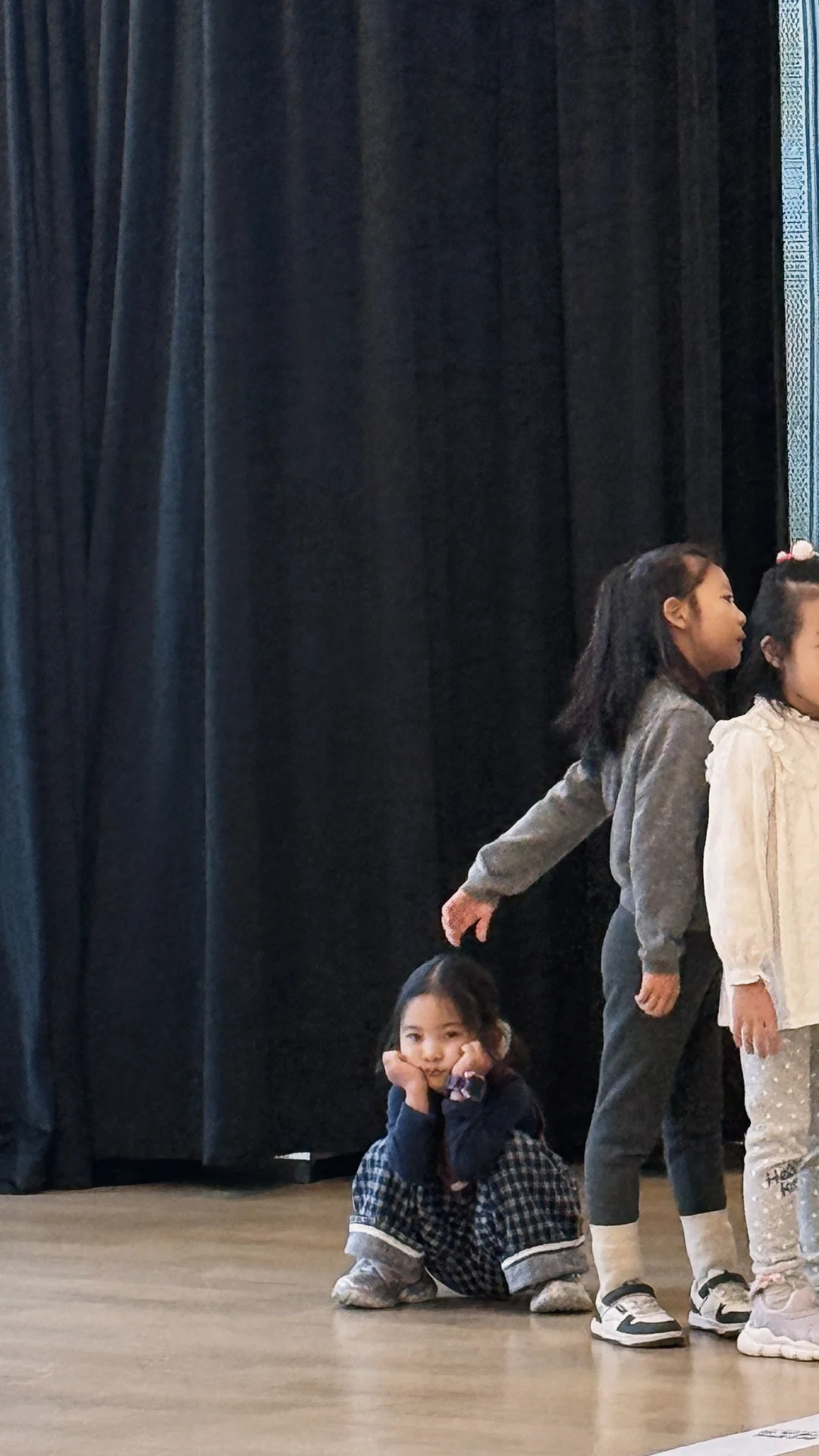 小模特上课抓拍