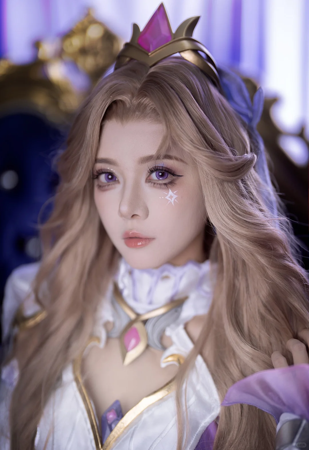 《LOL》主持人骆歆水晶玫瑰女警COS美照