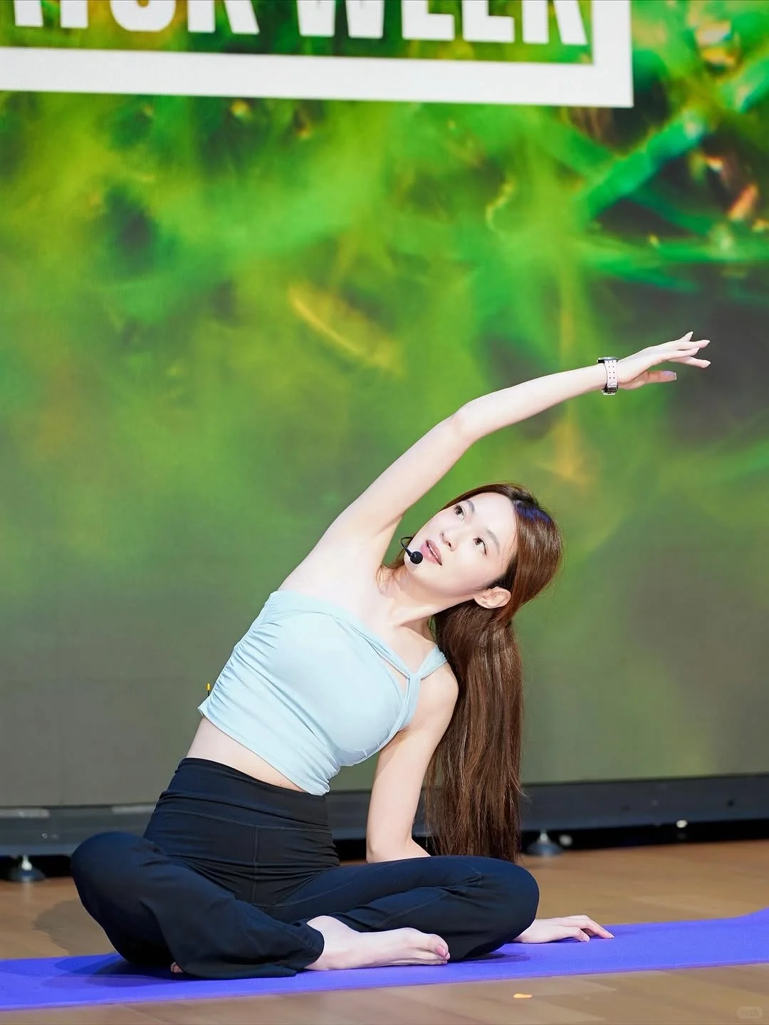 蔡洁获瑜伽导师牌 公开授课兼获设计瑜伽服