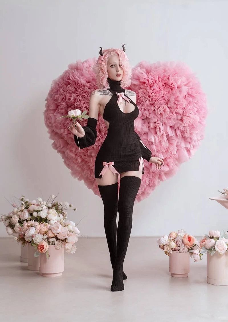 国外COSER小姐姐作品欣赏：《绝区零》星见雅👆