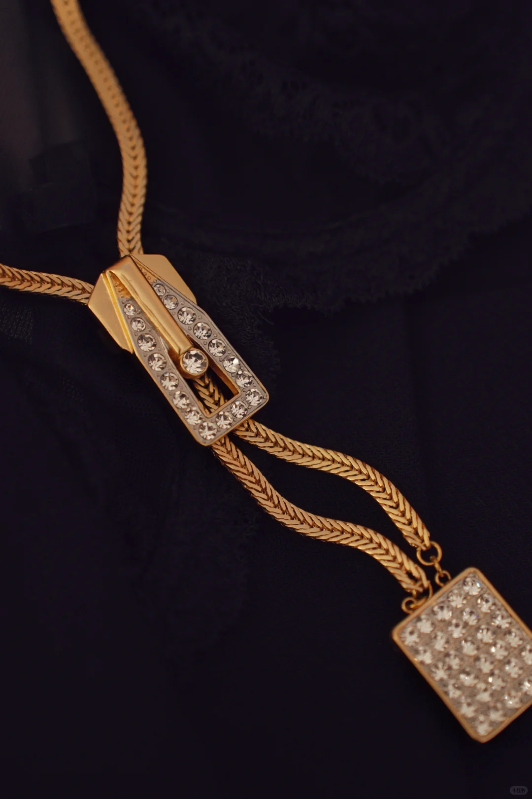 如何用手机打光拍出奢侈品效果