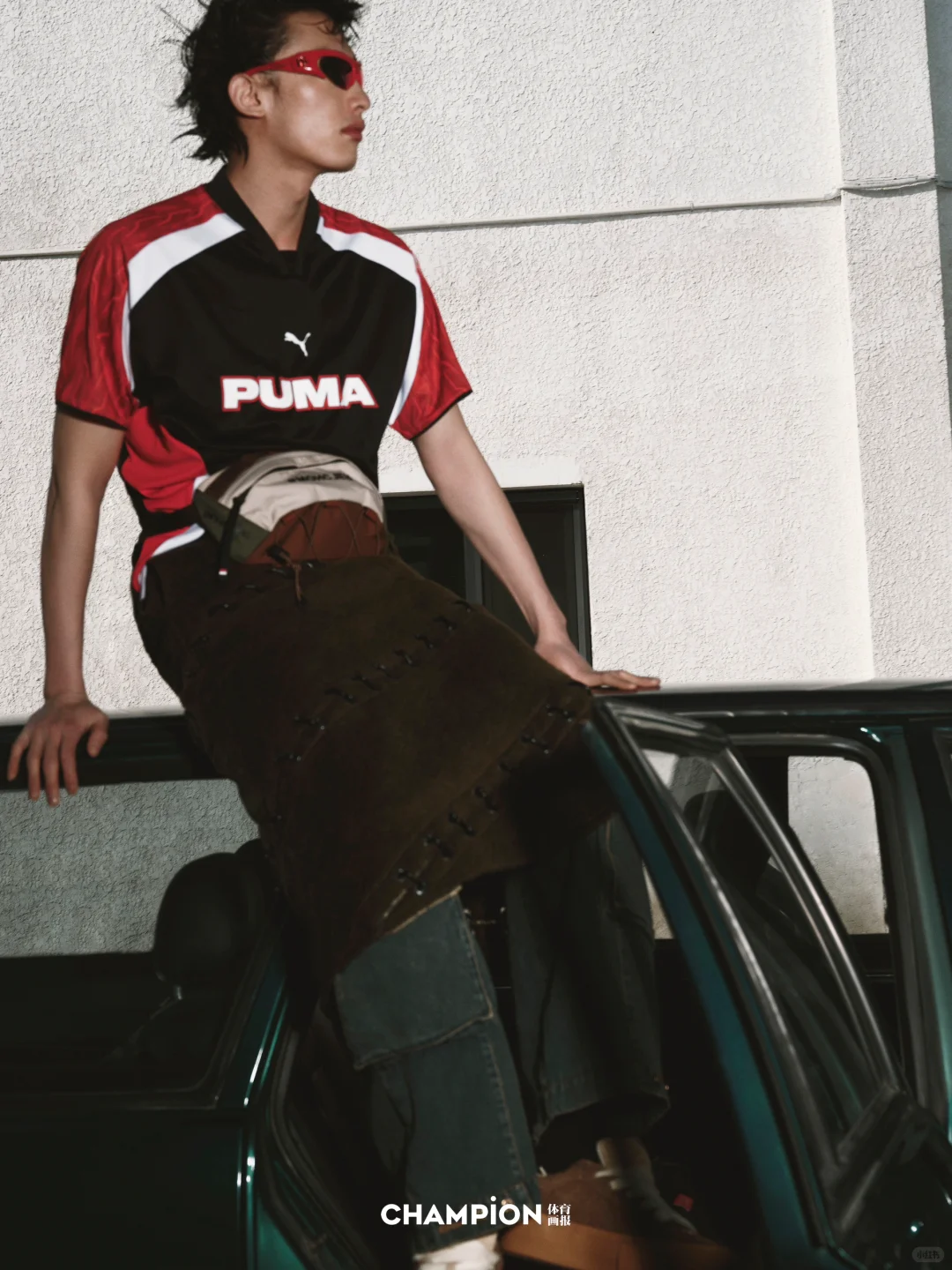 一组与车有关的时装模特片